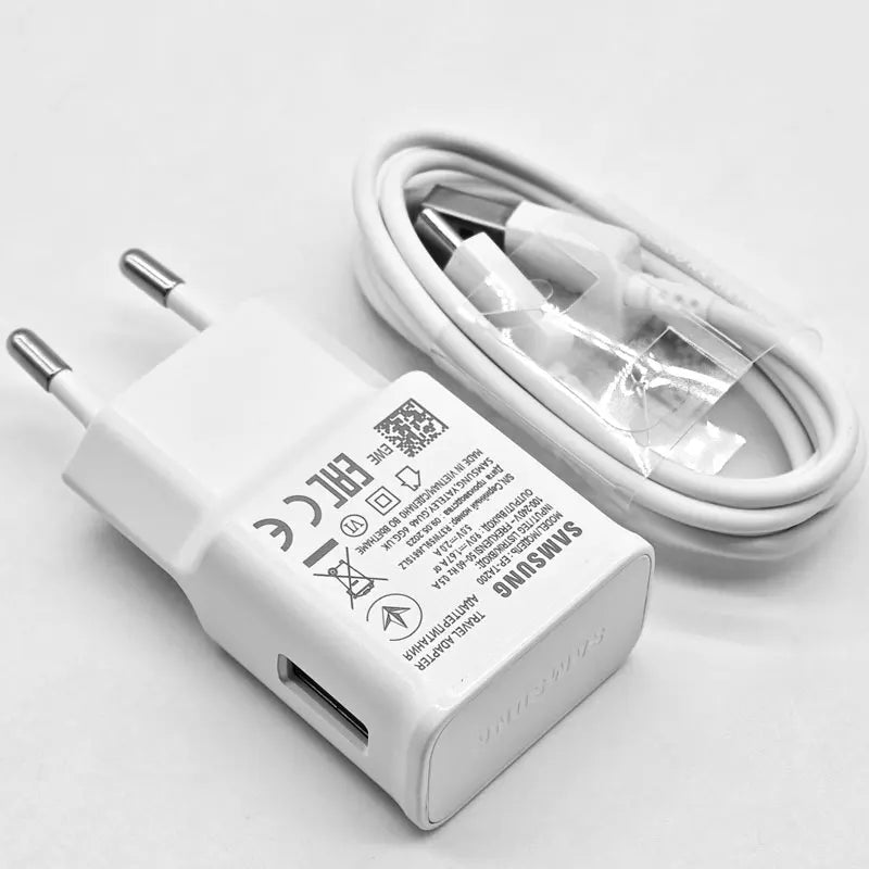 Chargeur 15W compatible Samsung avec câble USB-C blanc vu de dos